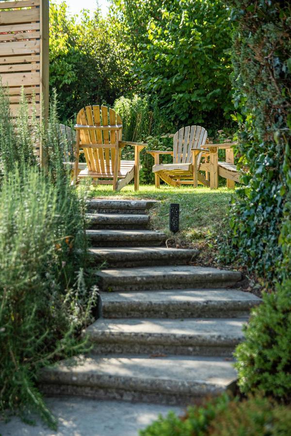 Wisteria View With Hottub & Cabin Sleeps 20 Chippenham  Exterior foto